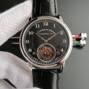 LH Lange 1815 -sarja 730.32 manuaalisella Tourbillon-miesten mekaanisella kellolla. LH Lange 1815 -sarja 730.32 manuaalisella Tourbillon-miesten mekaanisella kellolla.