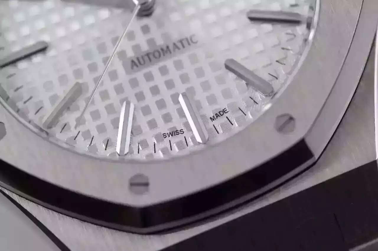  arfactory  Audemars Piguet Audemars Piguet Audemars Piguet Royal Oak Model 15450ST 5.jpg