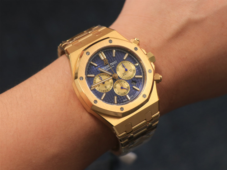  arfactory  Audemars Piguet Audemars Piguet OM Audemars Piguet Royal Oak 26331BA OO 1220BA 01 11.jpg