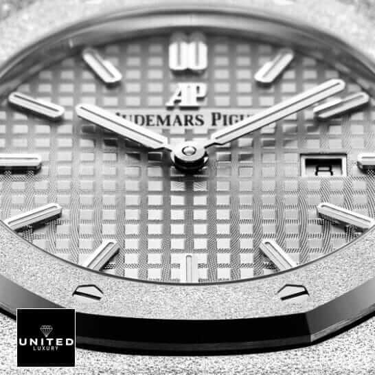 /anwatches_/Audemars-Piguet/Audemars-Piguet/Audemars-Piguet-Royal-Oak-67653BC-8220-Frosted-10.jpg