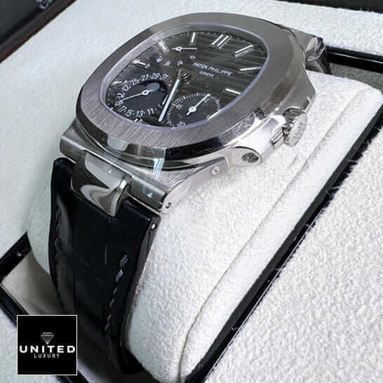 /anwatches_/Patek-Philippe/Patek-Philippe/Patek-Philippe-Nautilus-5712-1A-001-8220-Moon-10.jpg